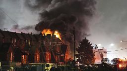 Un avión medicalizado con seis personas a bordo se estrella en Filadelfia, se desconoce el número de víctimas mortales